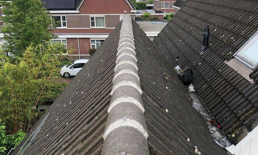 Repareren van nokvorsten in Amersfoort